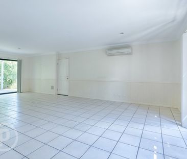 10/2 Tees Street, Yeerongpilly QLD 4105 - Townhouse For Rent | Domain - Photo 1