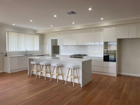 Large Family Home - Photo 4