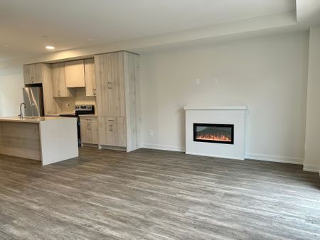 For Lease - 33 Chapple Lane, Richmond Hill, Ontario - Photo 4