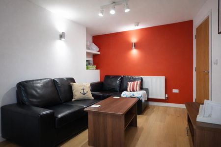 27 Albert Street - Photo 2