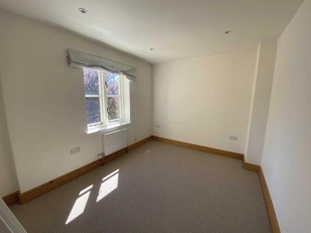 2 bedroom semi-detached house to rent - Photo 5