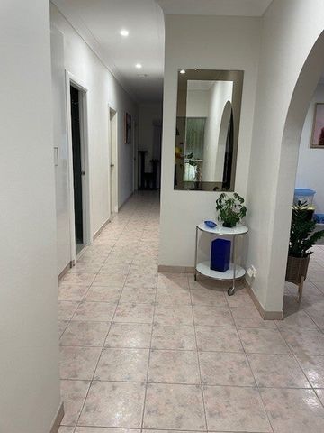 Kingsgrove - Photo 3