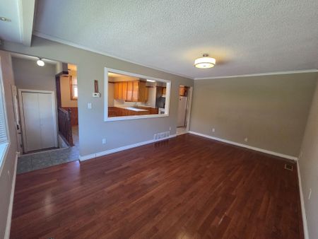 For Lease - 31 Lambs Lane, Clarington, Ontario - Photo 3