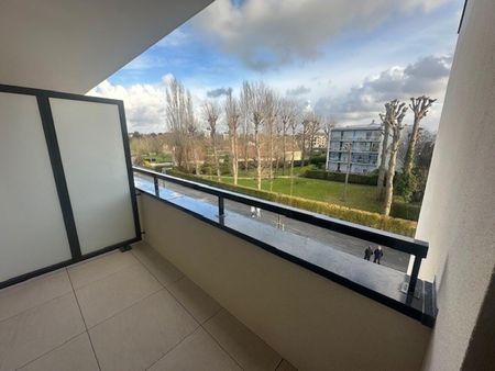 location Appartement T2 DE 43.41m² À PLAISIR - Photo 4