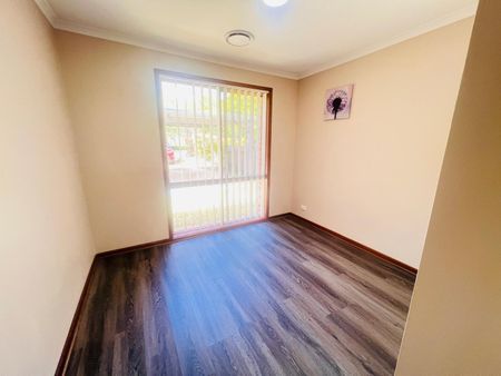 4 McHale Place, Gordon ACT 2906 - House For Rent | Domain - Photo 3