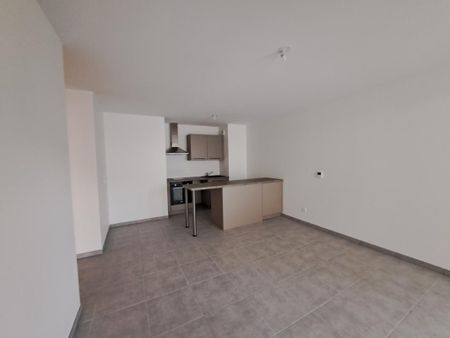 Location Appartement 2 pièces 45m² THONON LES BAINS 74200 - Photo 3