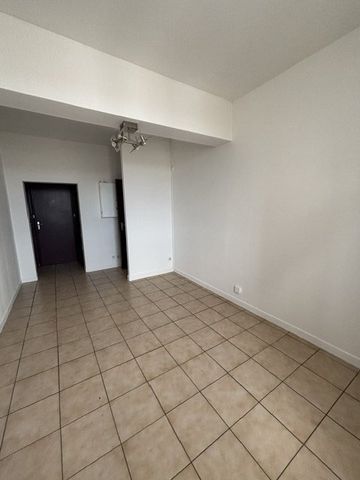 Location Appartement 2 pièces 39m² ANGOULEME 16000 - Photo 4