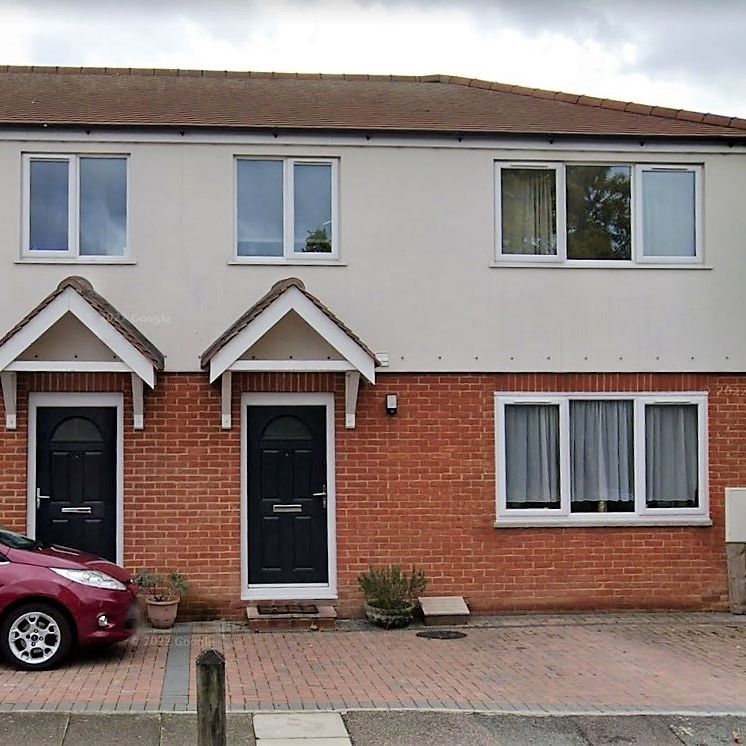 Lovely 2 Bedroom Semi-detached House to Let in Eltham - Photo 1