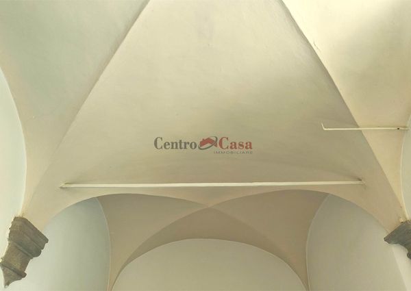 Appartamento non arredato, di ampia metratura, con 3 camere!