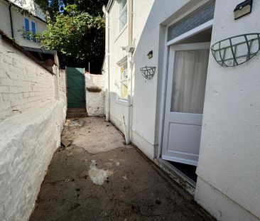 3 bedroom terraced house to rent - Photo 6
