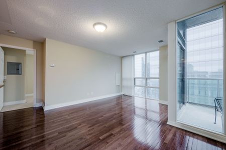 For Lease - 30 Grand Trunk Crescent Unit# PH06, Toronto, Ontario - Photo 4