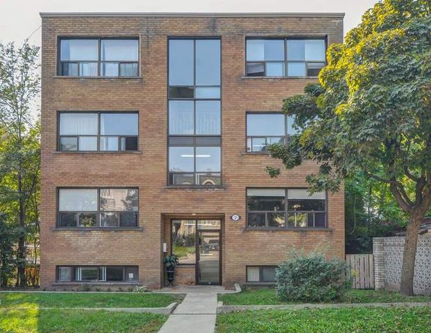 Glazebrook Avenue Apartments | 7 Glazebrook Avenue, Toronto - Photo 1