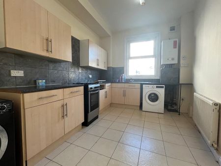 2 bedroom apartment to rent - Photo 2