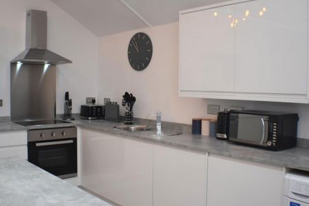 1 bedroom in a house share to rent - Photo 5