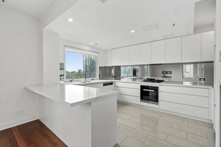 122/8 Wells Street, - Photo 3