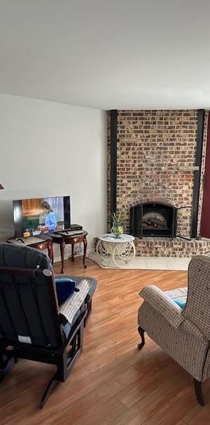 Logement 5 1/2 pour personne tranquille 55 ans et + St-Hyacinthe - appartement à louer - Photo 1