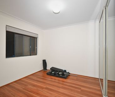 2 Bedroom Spacious Unit!! - Photo 4