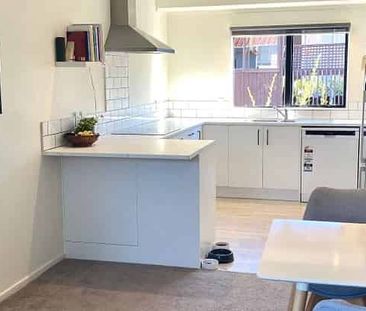 Beautifully renovated | Expansive outdoor living - Photo 3