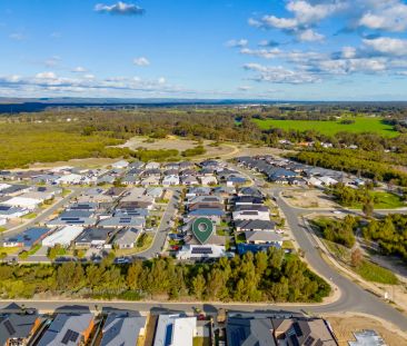 Beautifully Presented Family Home - Photo 2