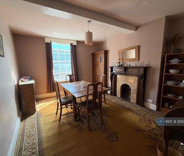 3 bedroom flat to rent - Photo 3