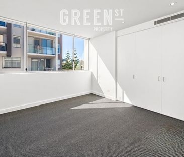 201/7 Honeysuckle Drive, Newcastle NSW 2300 - Photo 3