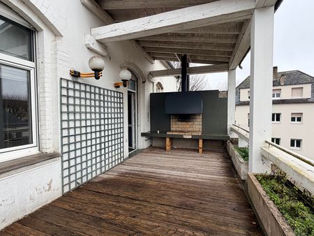 Location Appartement 6 pièces 159m² - Photo 3