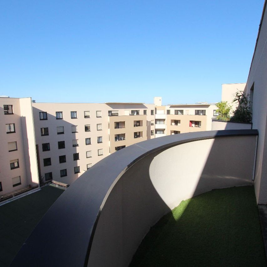 Bordeaux Ornano, a louer T1 rénové avec balcon et parking - Photo 1