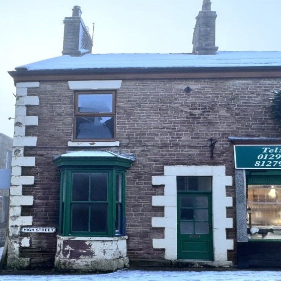 High Street, Chapel-En-Le-Frith - Photo 1