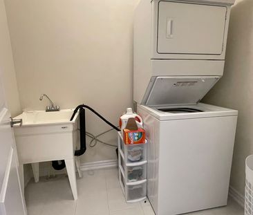 For Lease - 2090 Coppenwood Common, Burlington, Ontario - Photo 1