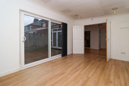 3 bedroom semi-detached house to rent - Photo 3