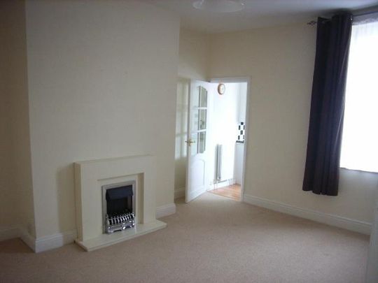 3 bedroom flat to rent - Photo 1