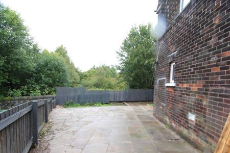 3 bedroom semi-detached house to rent - Photo 4