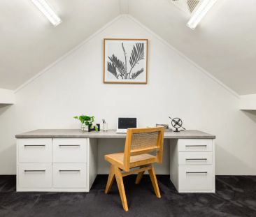 Classic worker's terrace with rear lane access to parking - Photo 2