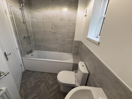 2 bedroom semi-detached house to rent - Photo 4