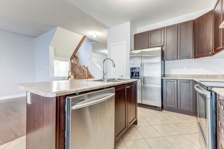 For Lease - 140 Durhamview Crescent, Whitchurch-Stouffville, Ontario - Photo 4