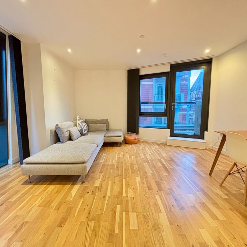 2 Bed Flat, Black Prince Road, SE1 - Photo 1