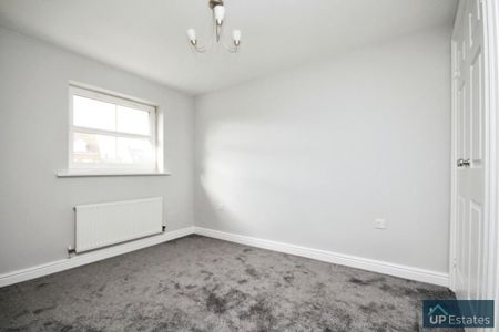 4 bedroom detached house to rent - Photo 3