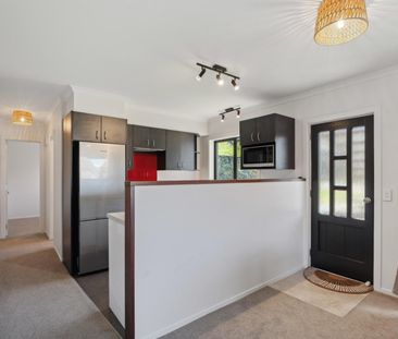 Cozy home in Sunshine Bay - Photo 5
