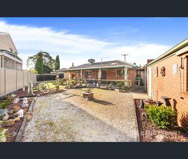 5 Derwent Court, Thomastown, Vic 3074 - Photo 3