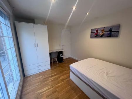 Calle de Basilio de Prado, Madrid, Community of Madrid 28035 - Photo 3