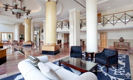 “ARGUABLY THE CBDs FINEST RIVERFRONT COMPLEX 1 Bedroom Unfurnished” - Photo 5