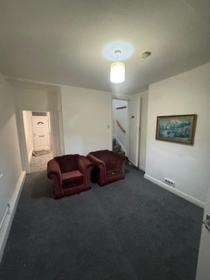 3 Bed End Terrace, North Gate, NG7 - Photo 1