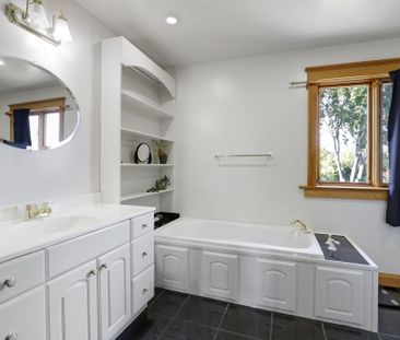 For Lease - 1776 Ainsley Drive Unit# 2, Belair Park - Copeland Park... - Photo 1