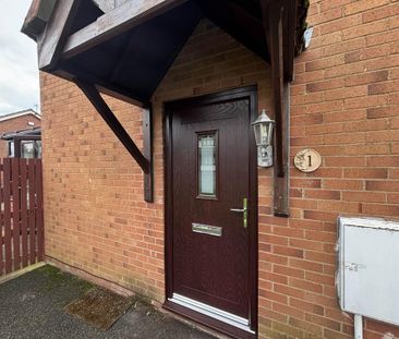 3 bedroom semi-detached house to rent - Photo 3