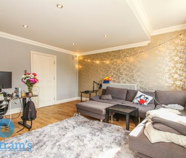 2 bed Penthouse for Rent - Photo 3