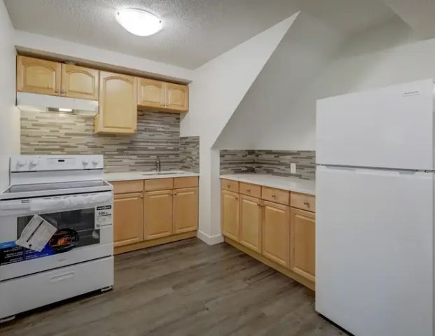 2825-B 12th Ave SE | 2825 12 Avenue Southeast, Calgary - Photo 1