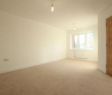 Jacobs Green, Guildford - 3 bedrooms Property for lettings - Seymours - Photo 5