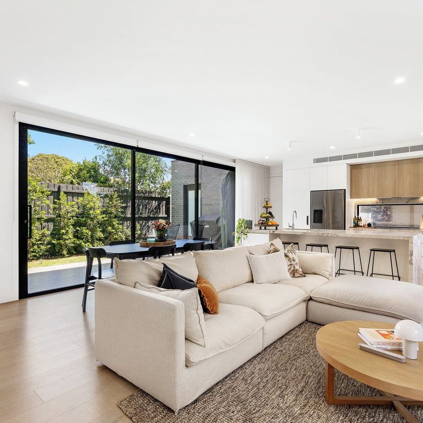 Parkside Living Opposite Reserve | Prime Chadstone Location - Photo 1