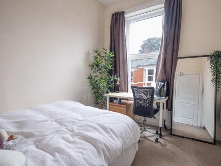 4 bedroom maisonette to rent - Photo 5