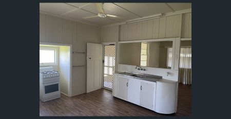 West Mackay Charmer with Lawn Mowing Included !!! - Photo 3